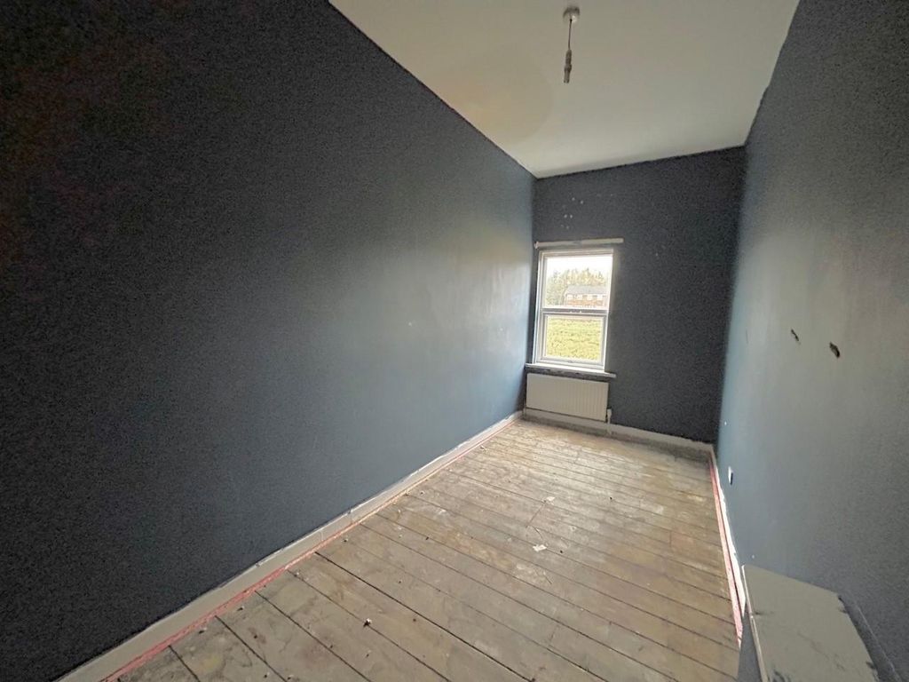 Property photo 3 of 7 Bedroom 2.Jpg