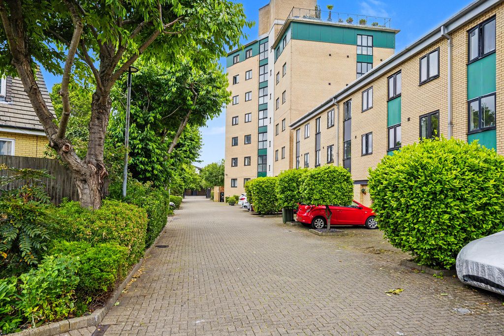 Property photo 1 of 17