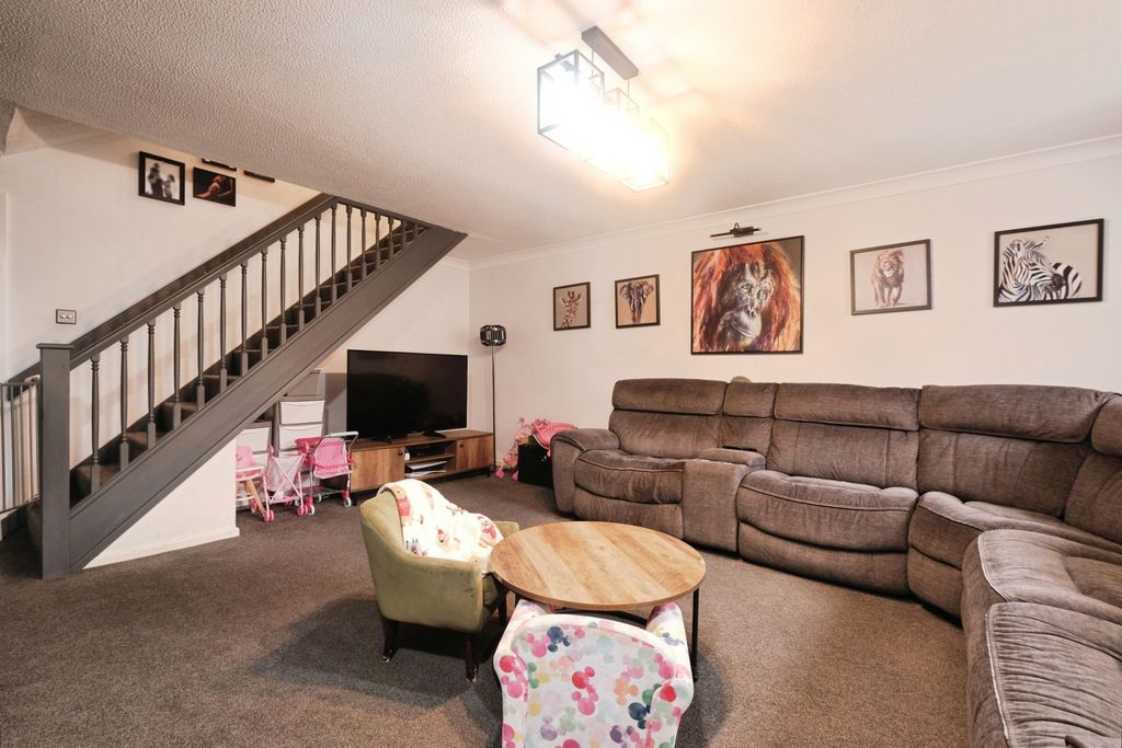 Property photo 3 of 15