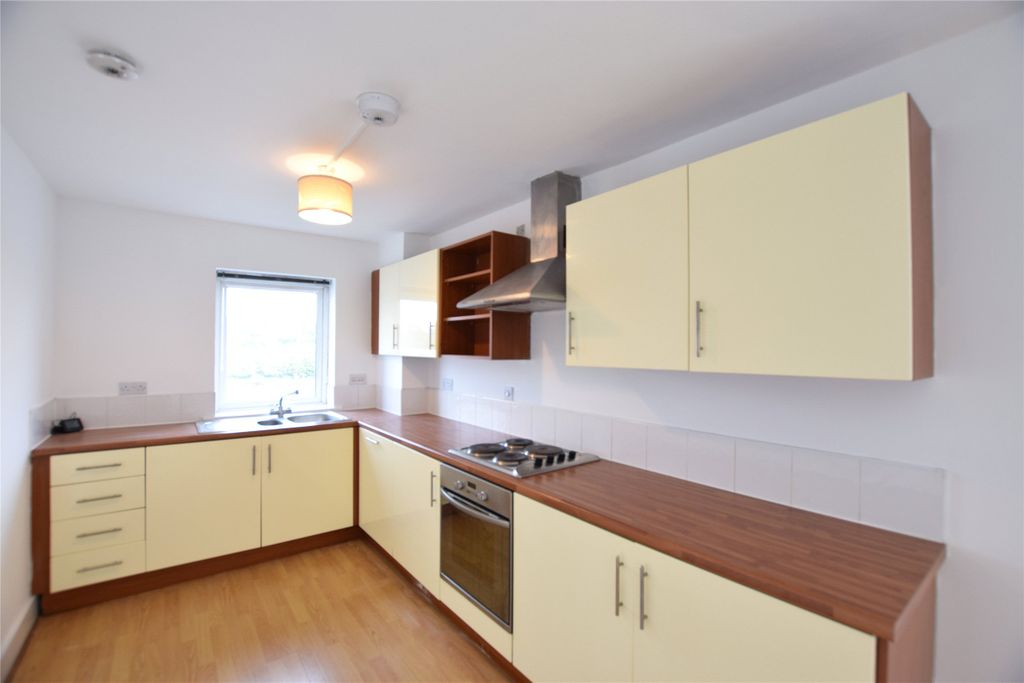 Property photo 2 of 10 Kitchen