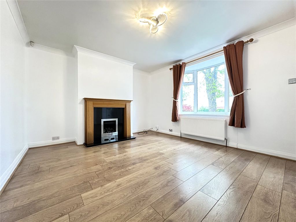 Property photo 2 of 12 Picture No. 27