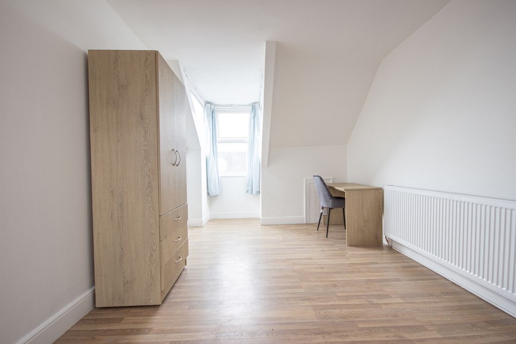 Property photo 2 of 21 2