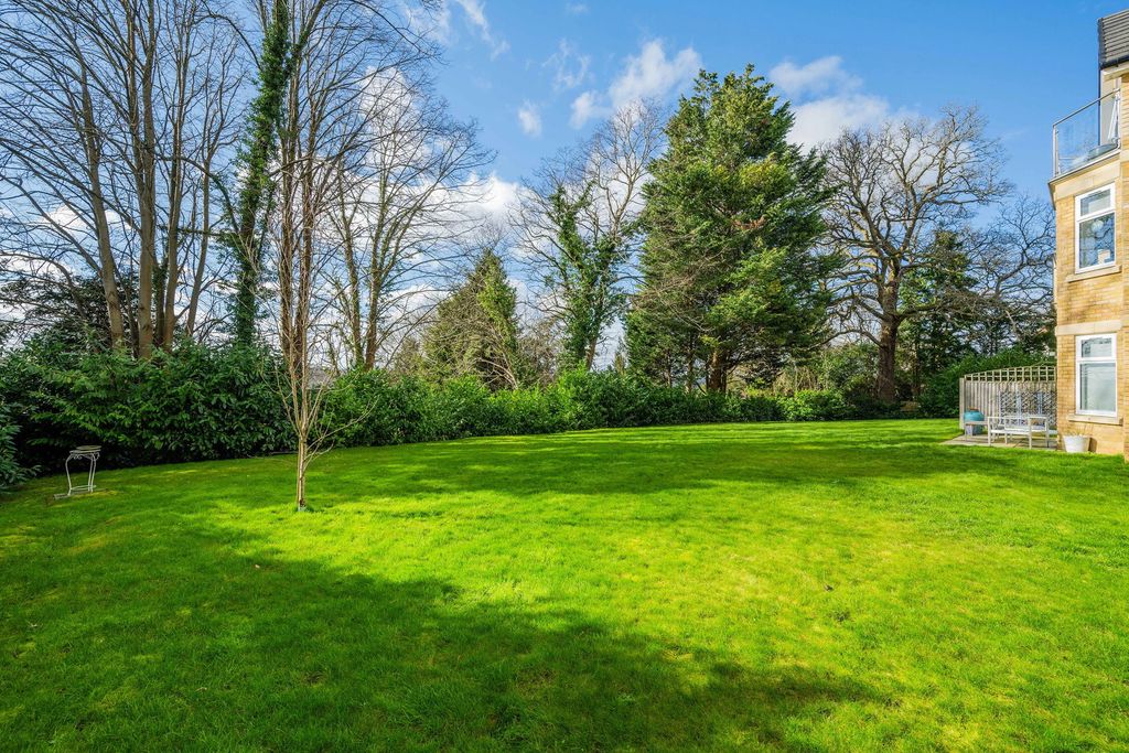 Property photo 3 of 11