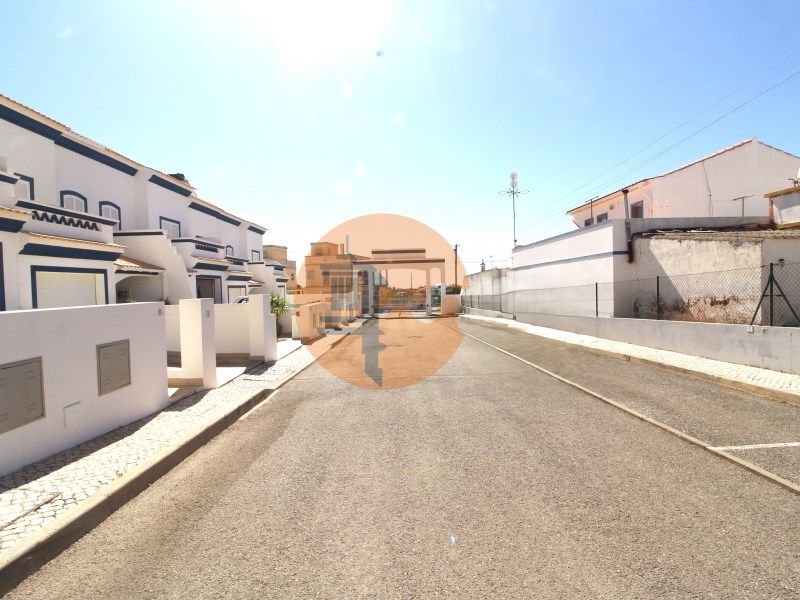 Property photo 2 of 33