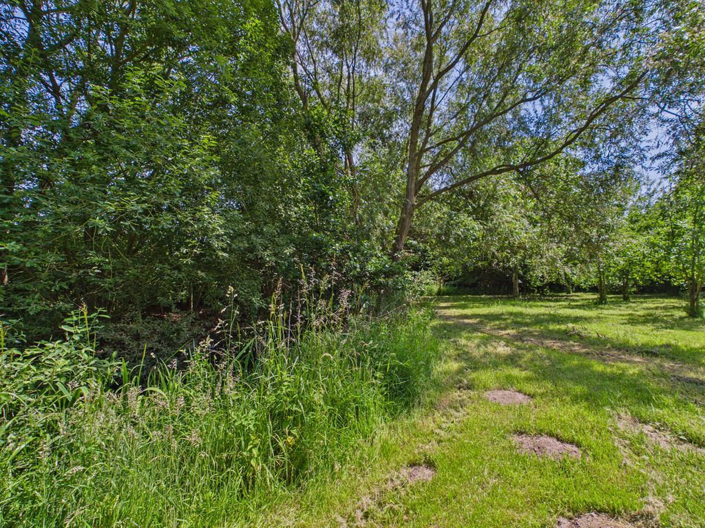 Property photo 2 of 30
