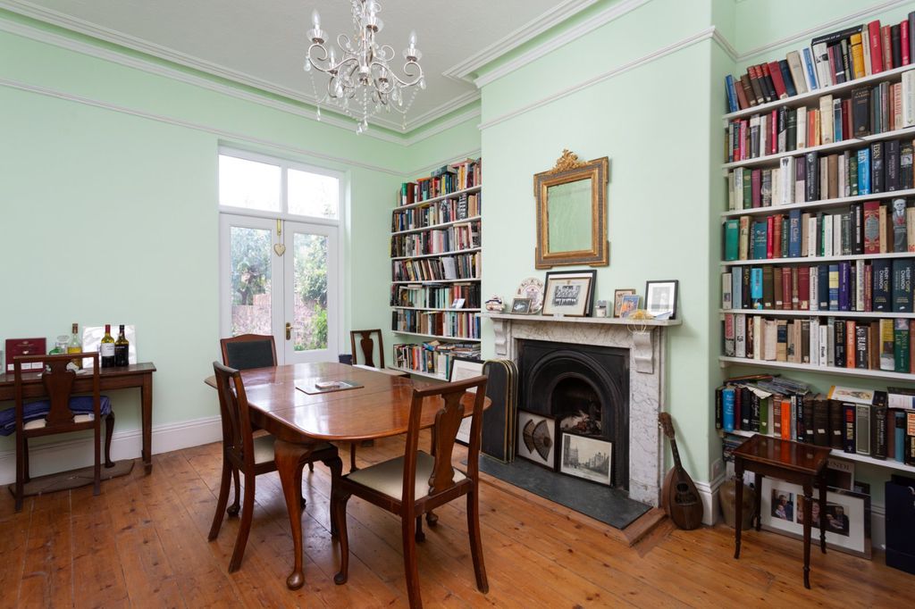 Property photo 3 of 11 Dining Room