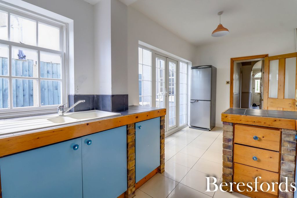 Property photo 2 of 17 Picture No. 30