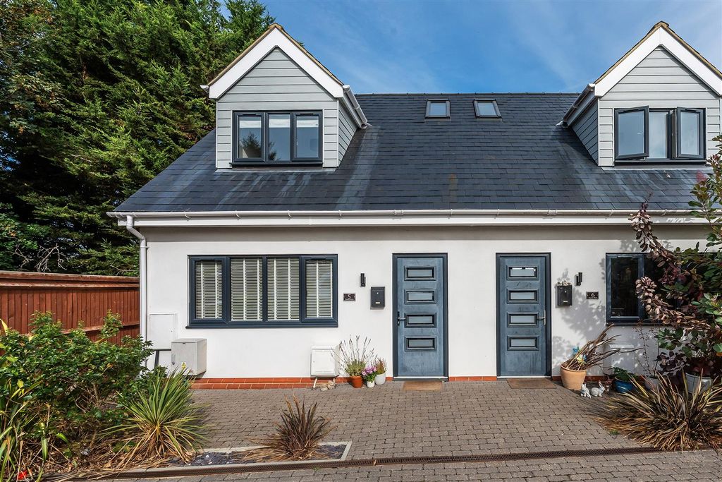 Property photo 1 of 12 5-Vincent-Mews-2.Jpg