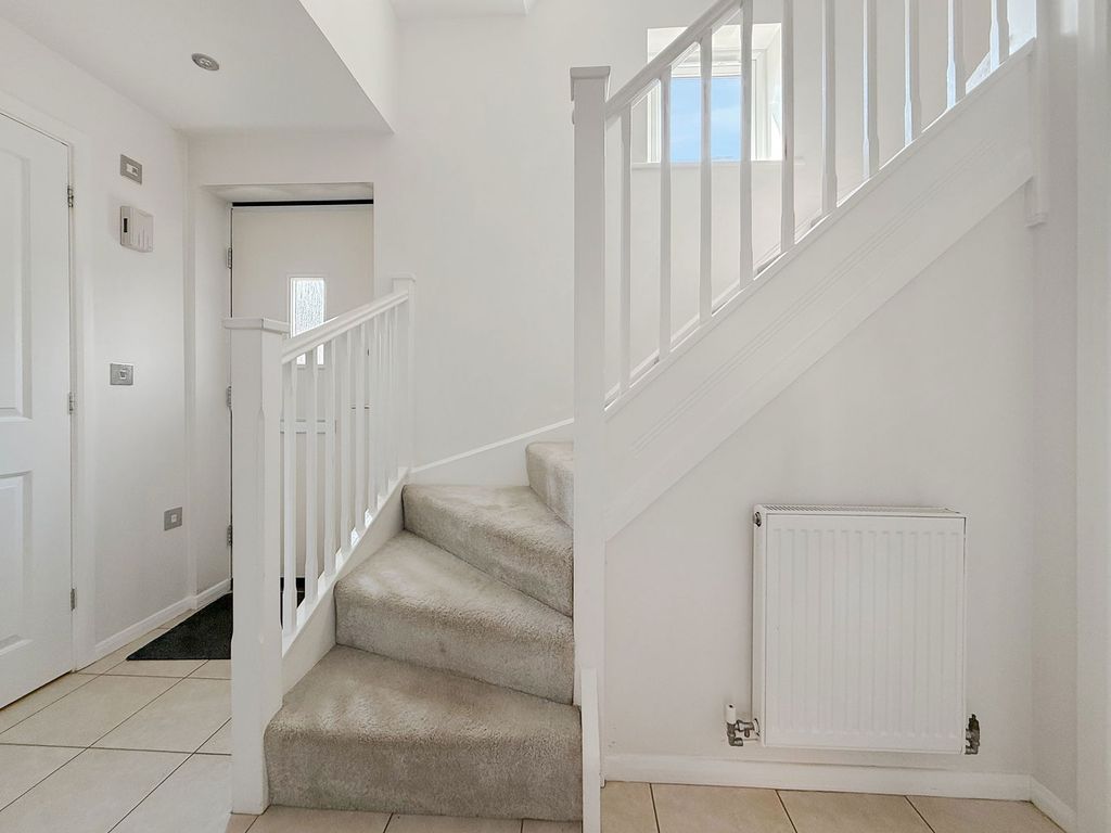 Property photo 2 of 23