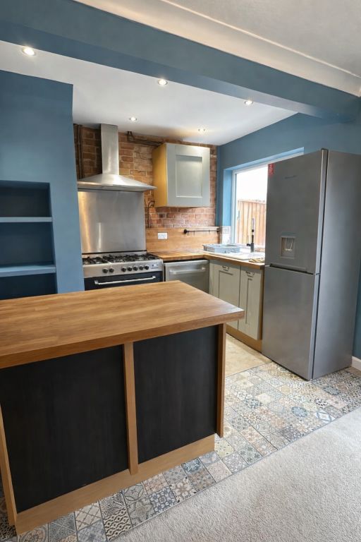 Property photo 3 of 7 Dd970113-A576-47Dd-93c8-2Cf1Cb1219Bf