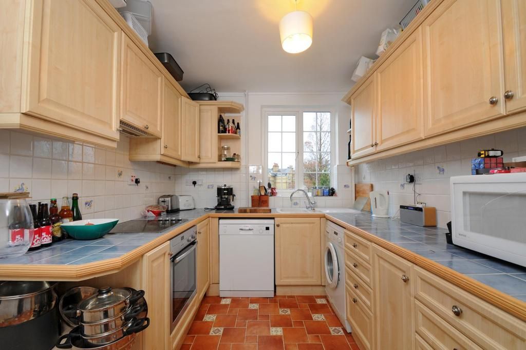 Property photo 1 of 10 Kitchen