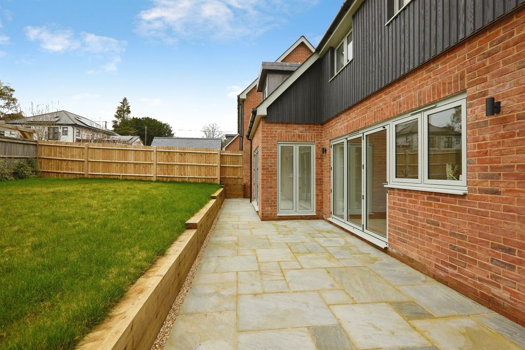 Property photo 2 of 23