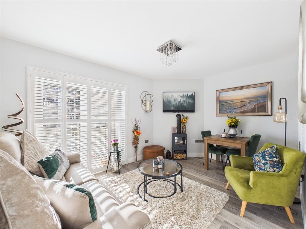 Property photo 2 of 12 Cam02295G0-Pr0329-Still001.Jpg