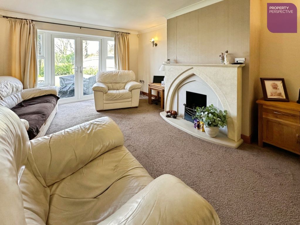 Property photo 2 of 15 Lounge