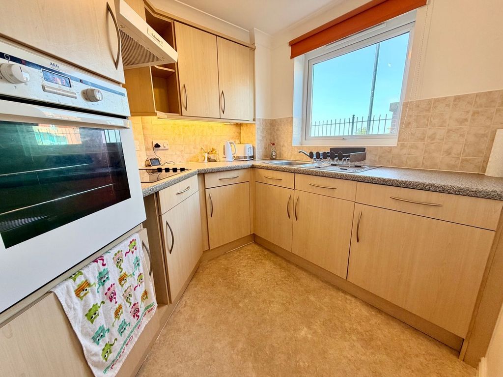 Property photo 2 of 18