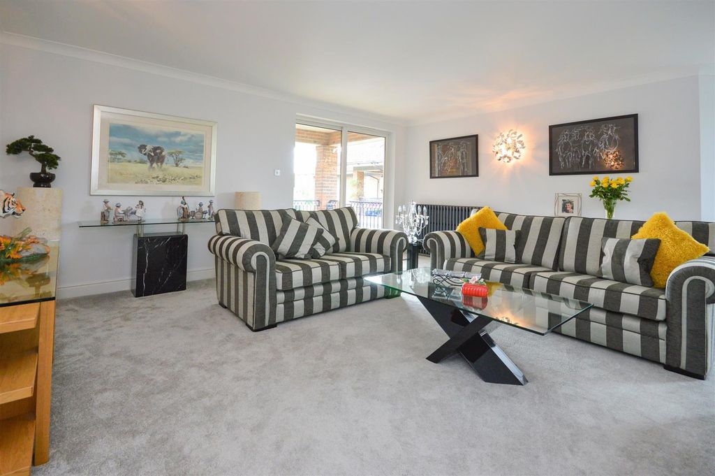 Property photo 3 of 19 Living 11.Jpg