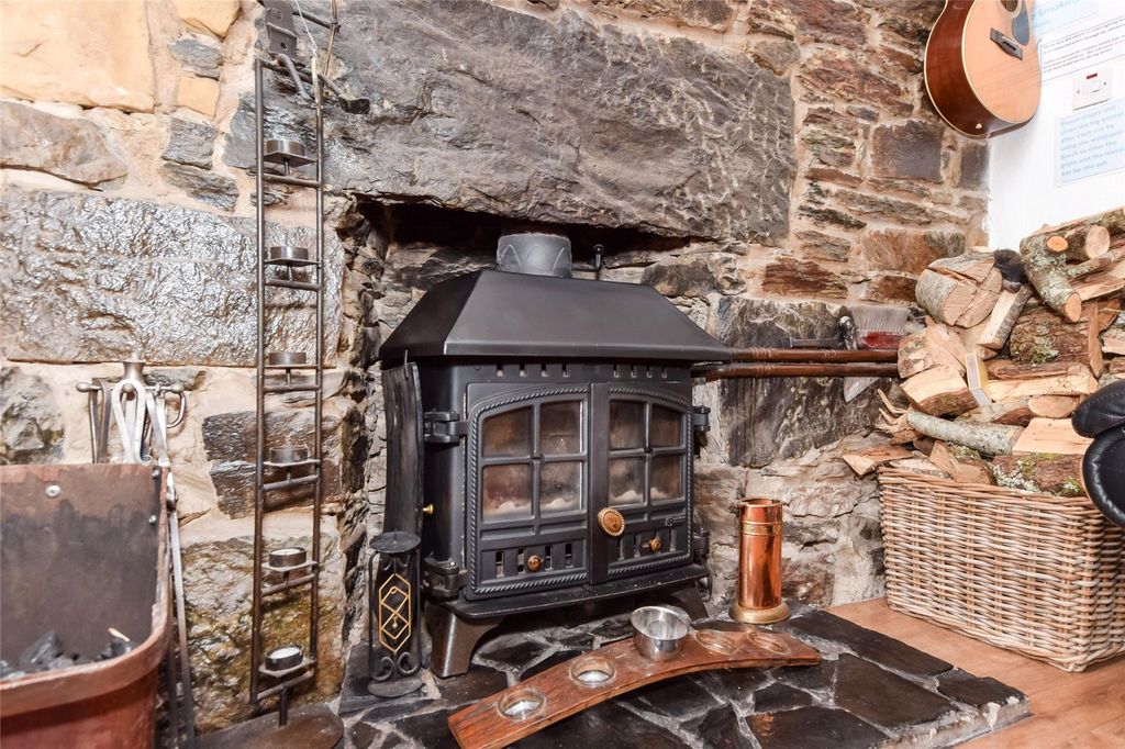 Property photo 2 of 20 Details