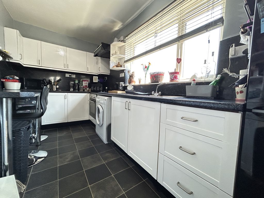 Property photo 3 of 14 Img_9530