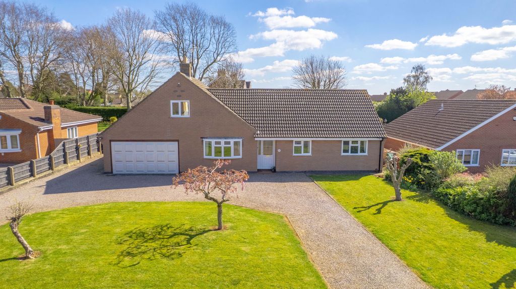 Property photo 1 of 33