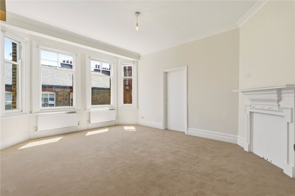 Property photo 1 of 20 Picture No. 06