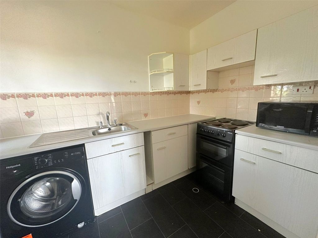 Property photo 3 of 9 Picture No. 21