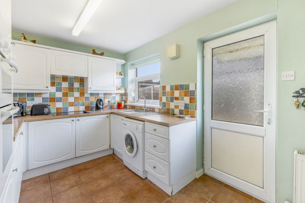 Property photo 2 of 19 6 Fen Road (East Kirkby)-14