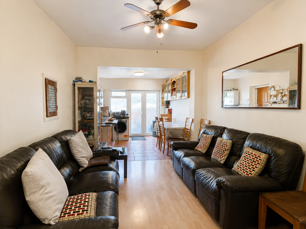 Property photo 3 of 18