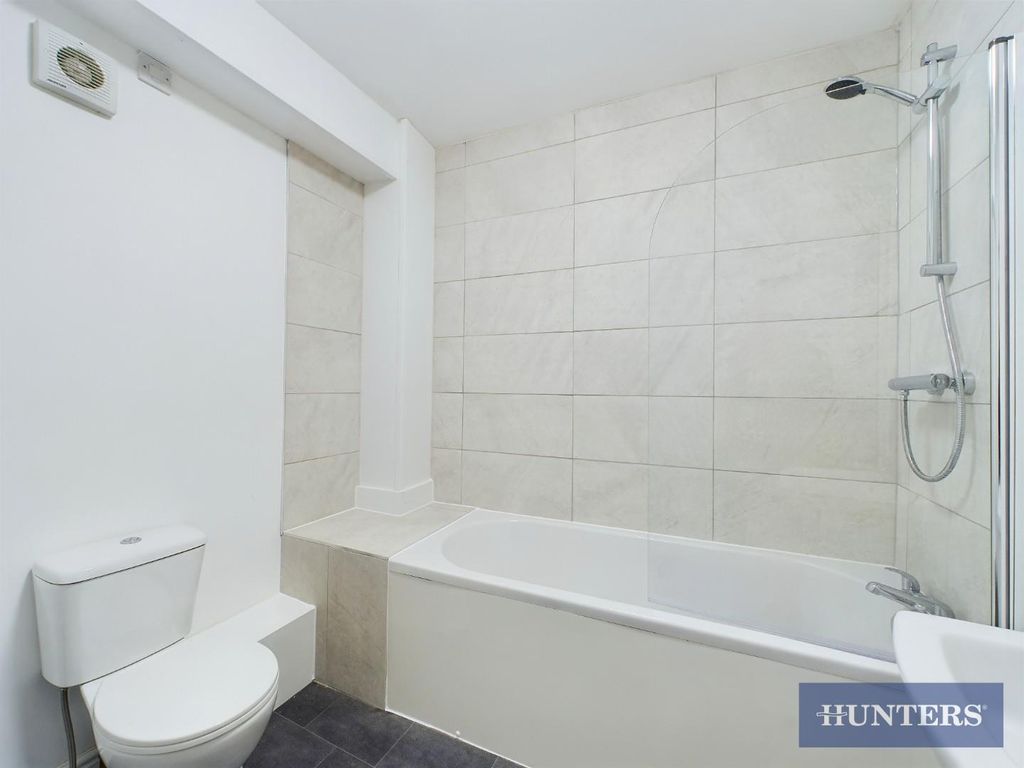 Property photo 1 of 8 Cam01984G0-Pr0330-Still008.Jpg