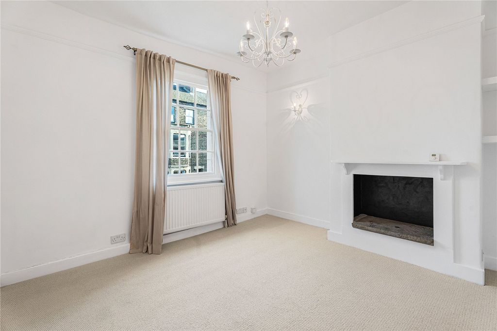 Property photo 2 of 12 Picture No. 16