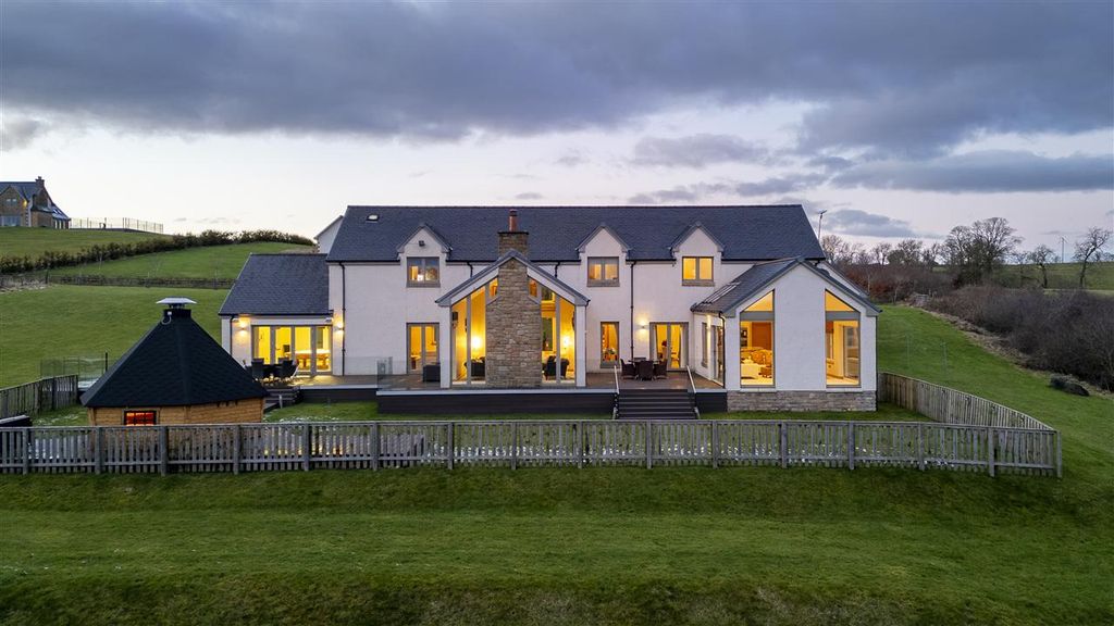 Property photo 3 of 33