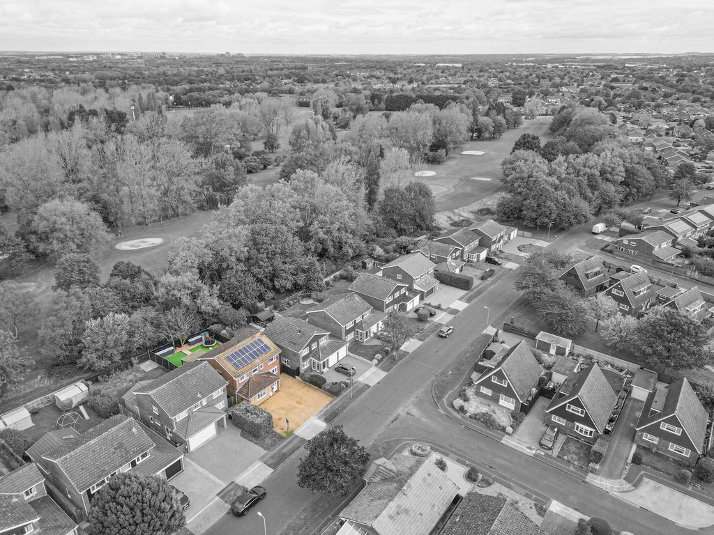Property photo 3 of 27