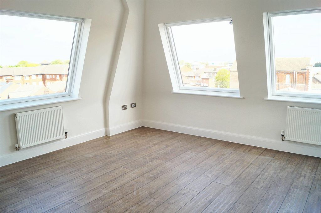 Property photo 3 of 6 Dsc04745.Jpeg