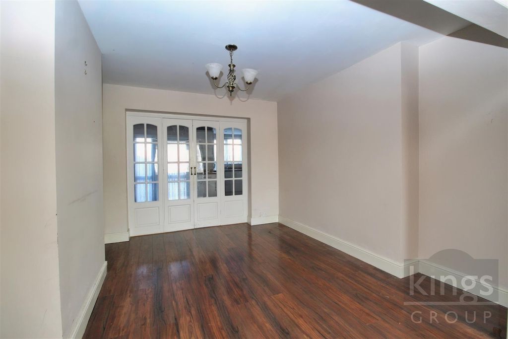 Property photo 3 of 14 Lounge / Diner