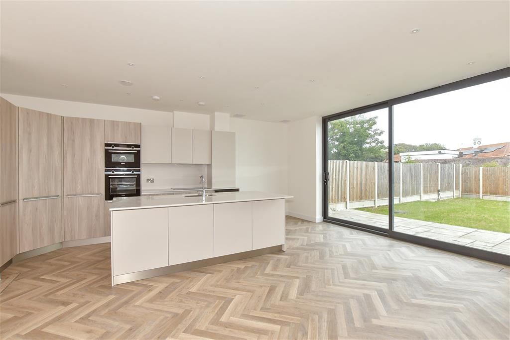 Property photo 3 of 8 Lounge/ Kitchen/ Diner