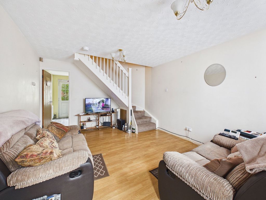 Property photo 2 of 8