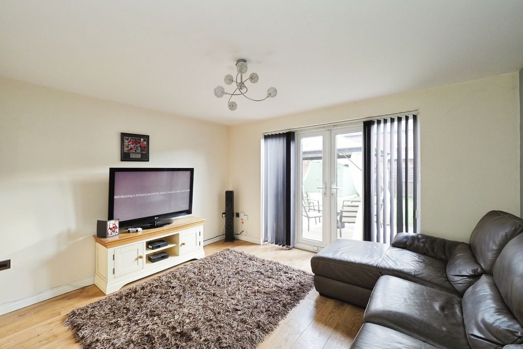 Property photo 2 of 15 Living Room