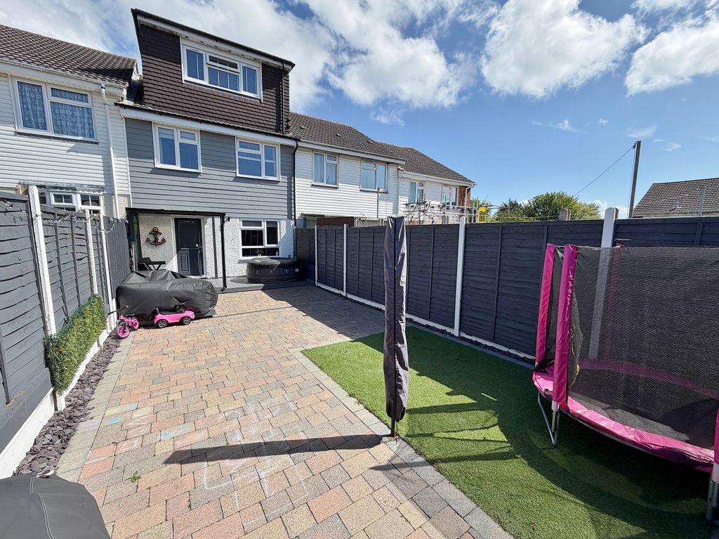 Property photo 2 of 23