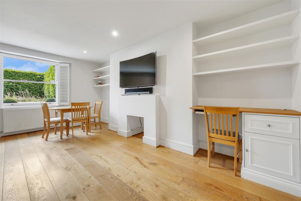 Property photo 2 of 9