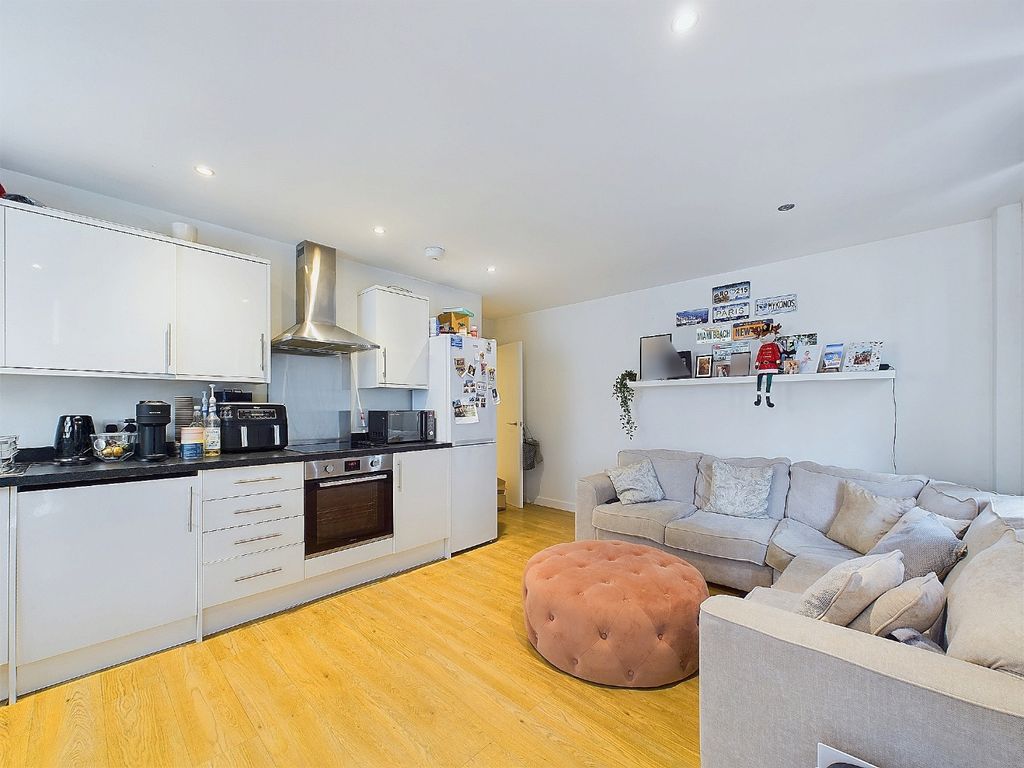 Property photo 1 of 11 2698282