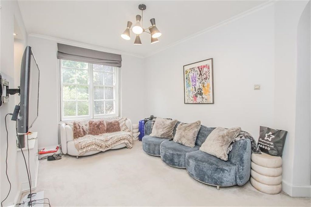 Property photo 1 of 8 (Main)