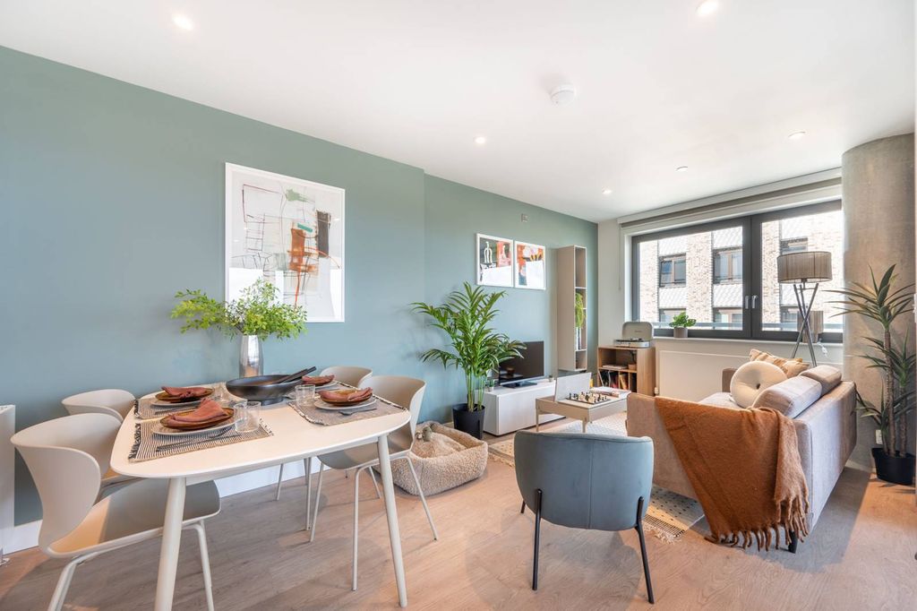 Property photo 2 of 39