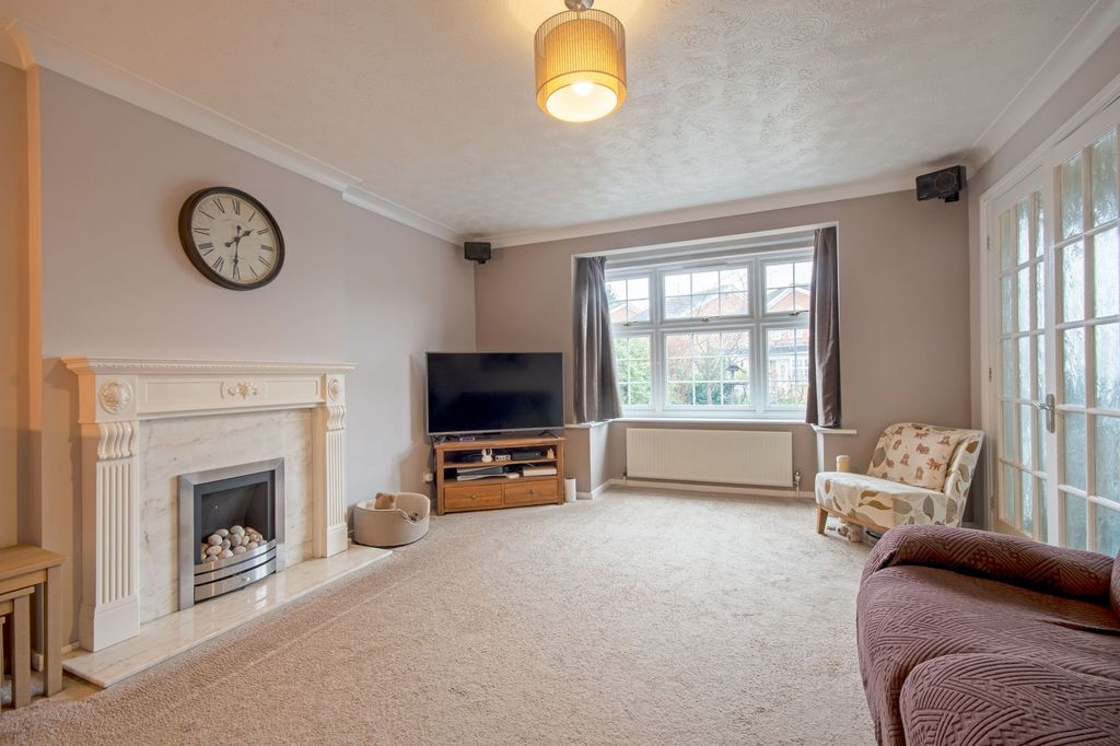 Property photo 3 of 27