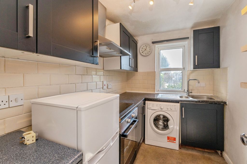 Property photo 2 of 12 Pbox-Img.Jpg