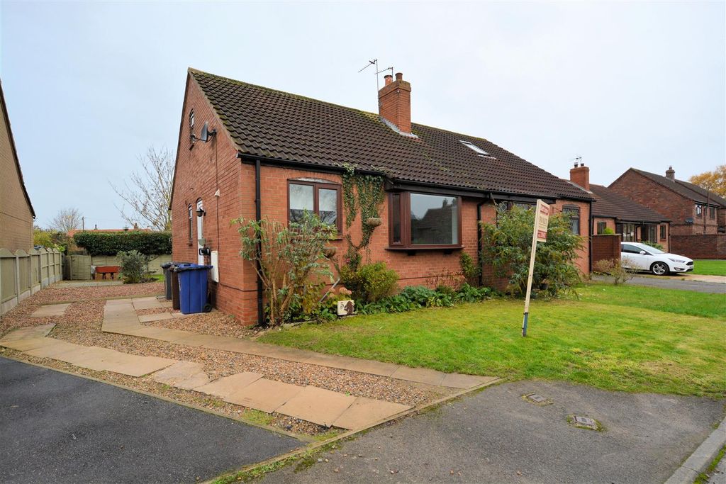 Property photo 1 of 10 Outside Front