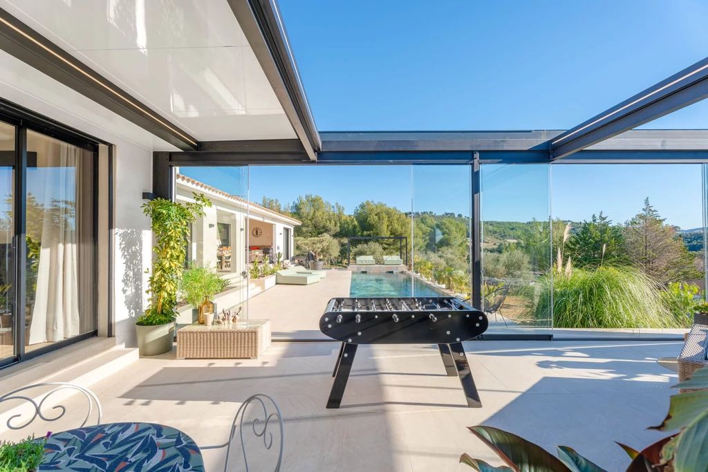 Property photo 2 of 11