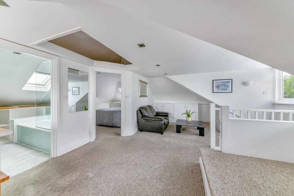 Property photo 1 of 8 Living Room