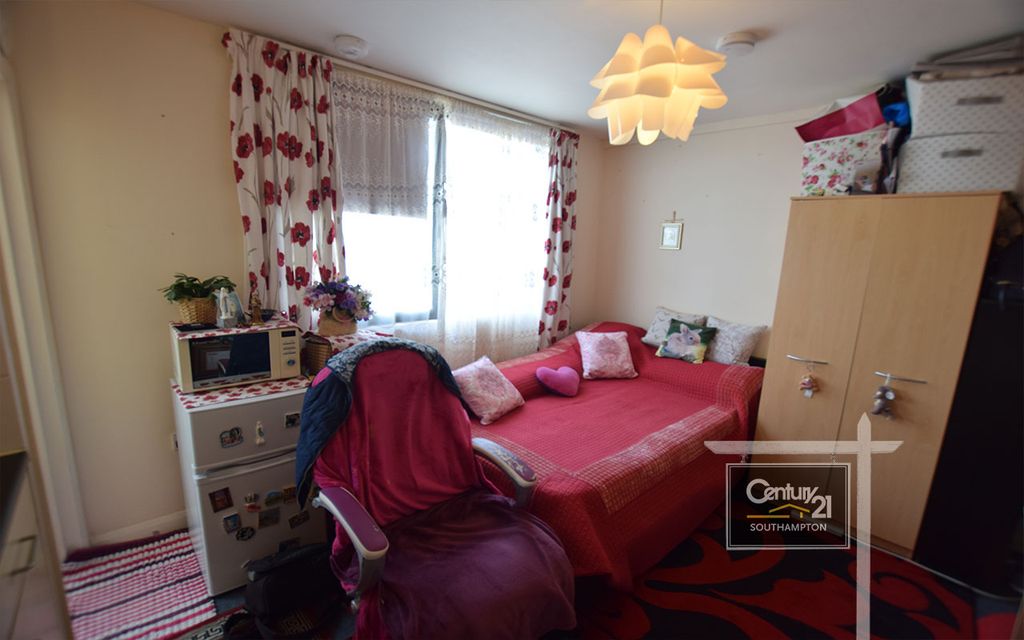 Property photo 3 of 5
