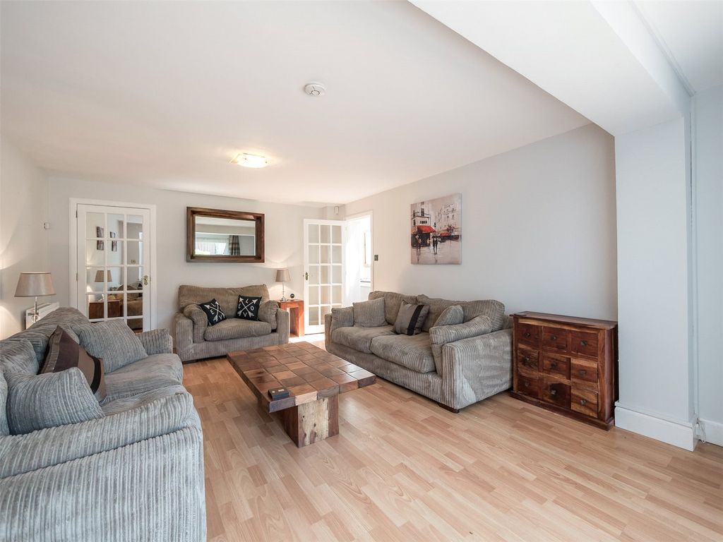 Property photo 3 of 16 Photo 3