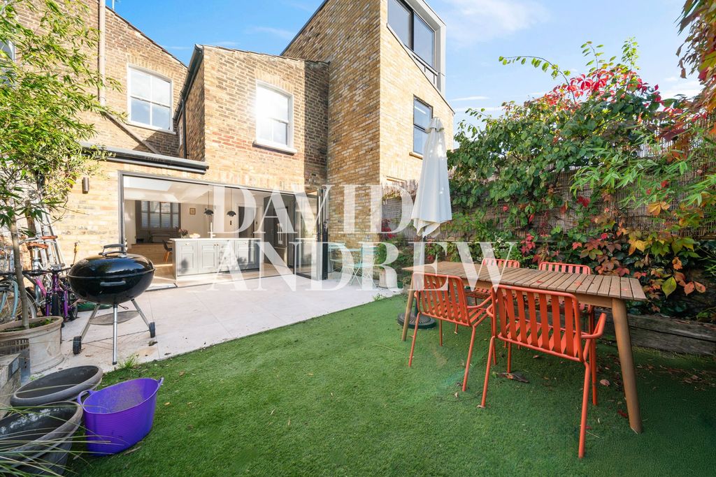 Property photo 2 of 22