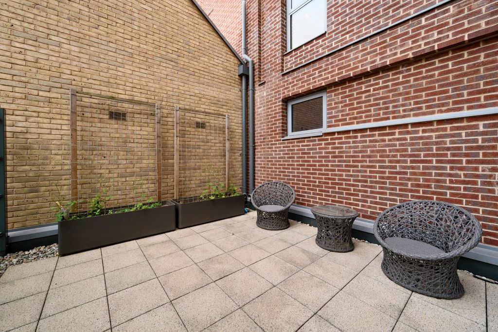 Property photo 3 of 11 Picture No. 27
